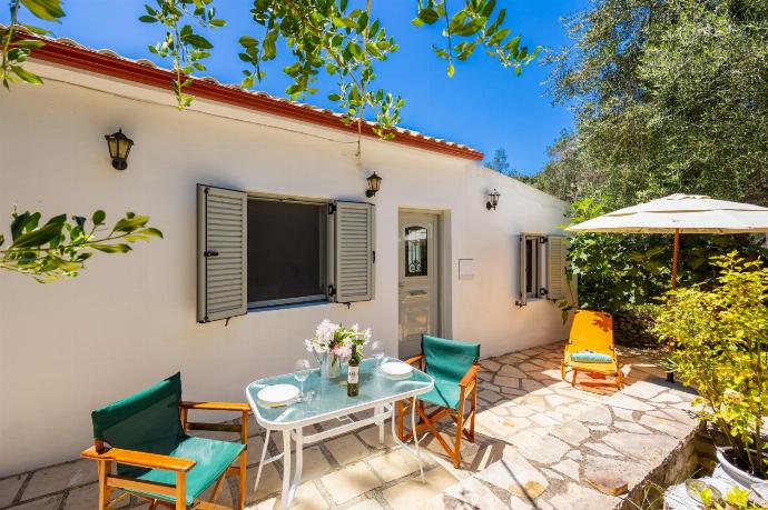 ,Beautiful cottage with private terrace area . - Stefanos Cottage . (Photo Gallery) }}