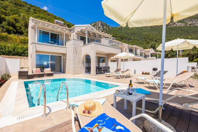 Beautiful villa with private pool and terrace with sea views . - Villa Alora . (Photo Gallery) }}