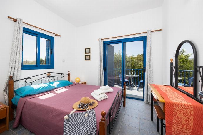 Double bedroom with A/C . - Villa Rotiana . (Photo Gallery) }}