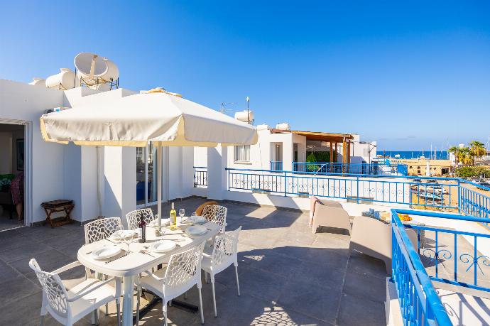 Private terrace area with sea views . - Bluesea View Latchi Apartment . (Galleria fotografica) }}