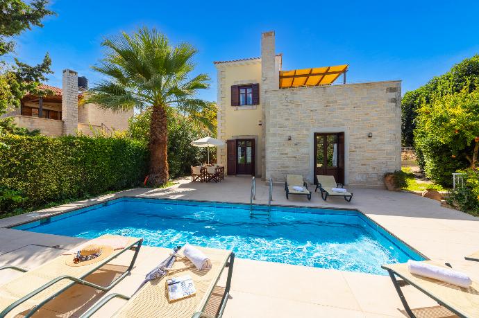 Beautiful villa with private pool and terrace . - Villa Aloe . (Photo Gallery) }}