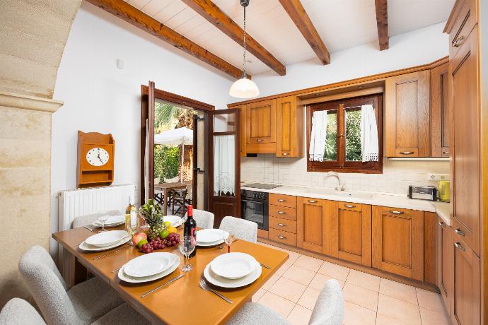 Equipped kitchen . - Villa Aloe . (Photo Gallery) }}