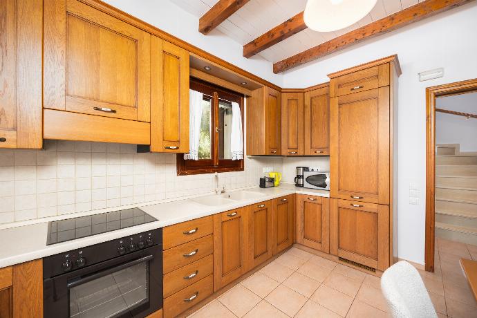 Equipped kitchen . - Villa Aloe . (Photo Gallery) }}