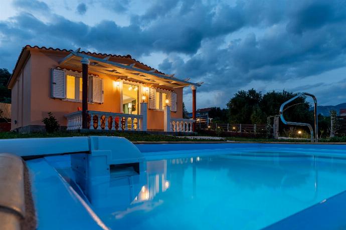 Night view . - Villa Eleftheria . (Photo Gallery) }}