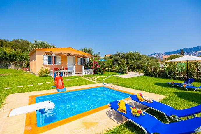 Beautiful villa with private pool, terrace, and garden . - Villa Eleftheria . (Galerie de photos) }}