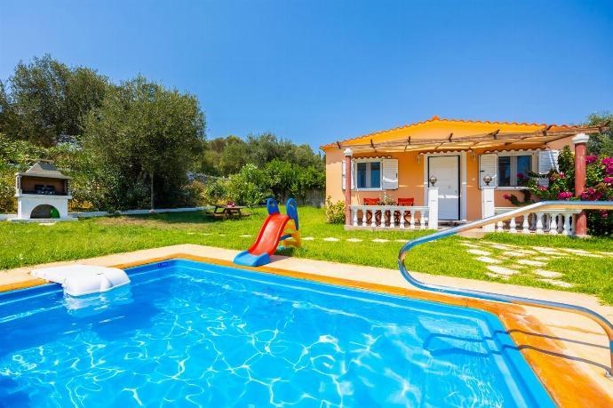 Beautiful villa with private pool, terrace, and garden . - Villa Eleftheria . (Galería de imágenes) }}