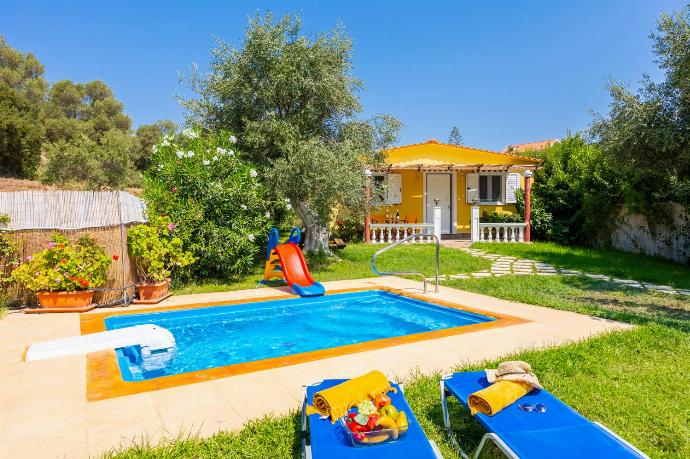 ,Beautiful villa with private pool, terrace, and garden . - Villa Memi . (Galerie de photos) }}