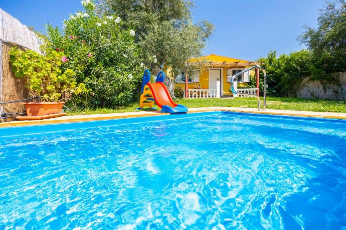 Beautiful villa with private pool, terrace, and garden . - Villa Memi . (Galleria fotografica) }}