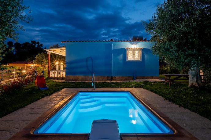 Night view . - Villa Aggiolina . (Photo Gallery) }}