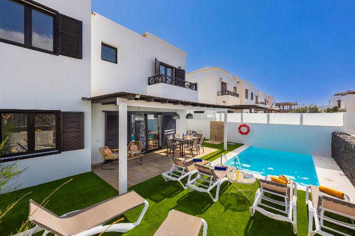 Beautiful villa with private pool and terrace . - Villa Jordi . (Photo Gallery) }}