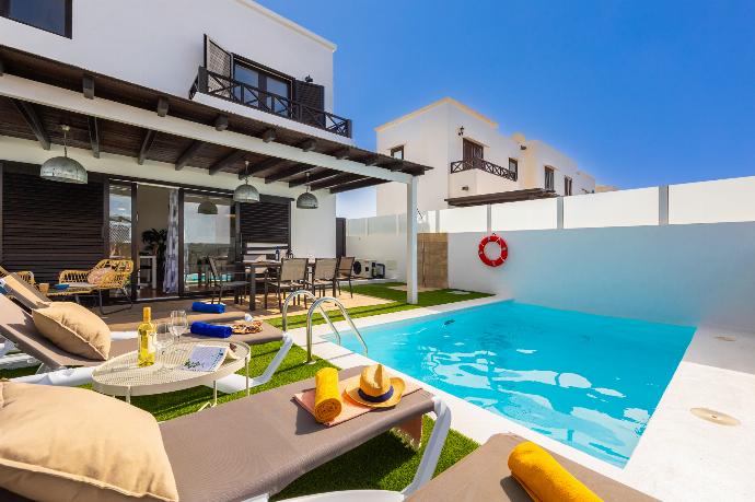 Beautiful villa with private pool and terrace . - Villa Jordi . (Photo Gallery) }}