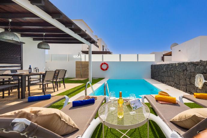 Beautiful villa with private pool and terrace . - Villa Jordi . (Photo Gallery) }}