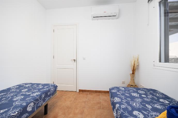 Twin bedroom with A/C . - Villa Jordi . (Photo Gallery) }}