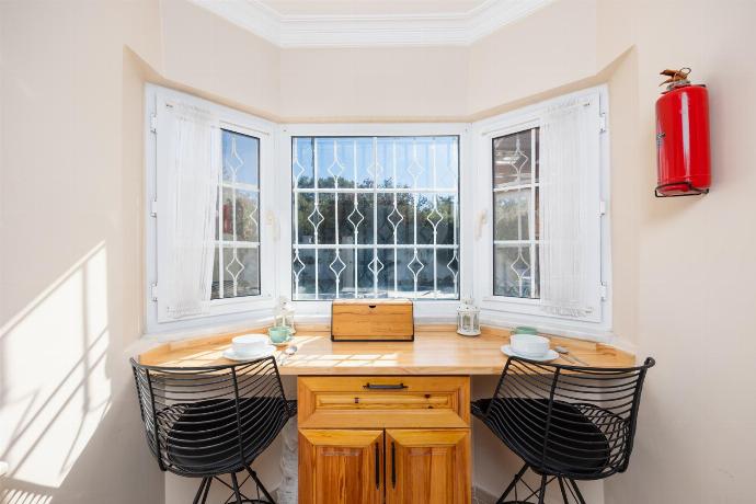 Breakfast bar . - Villa Begonvil . (Fotogalerie) }}