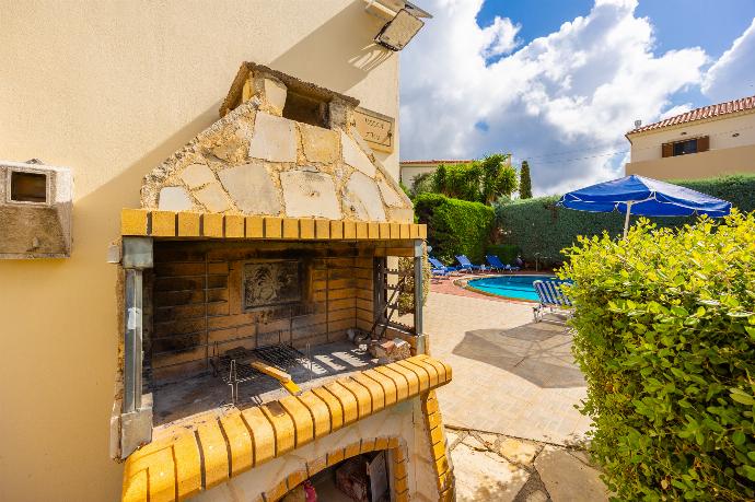 BBQ area . - Villa Evan . (Photo Gallery) }}