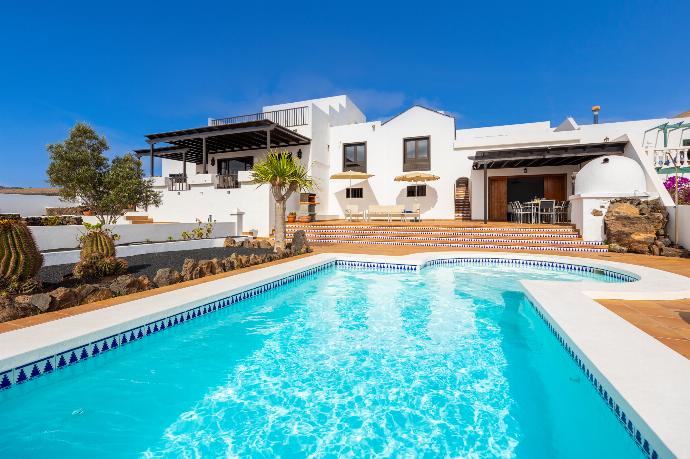 Beautiful villa with private pool and terrace with sea views . - Villa Valiente . (Photo Gallery) }}