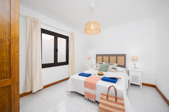 Double bedroom with A/C . - Villa Valiente . (Photo Gallery) }}