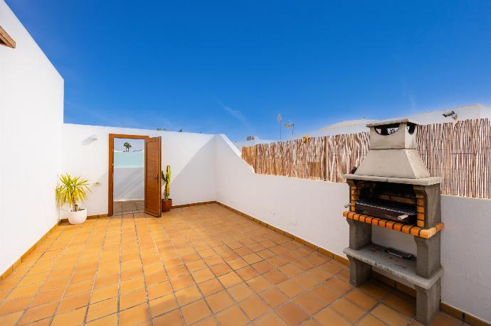 BBQ area . - Villa Haria . (Photo Gallery) }}