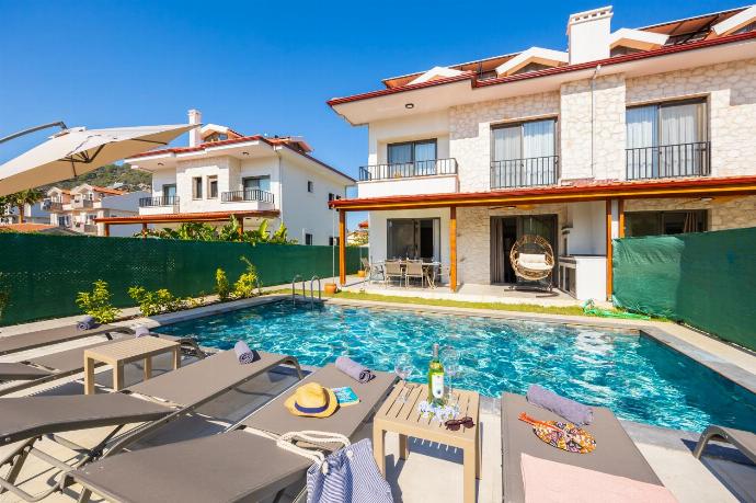 ,Beautiful villa with private pool and terrace . - Villa Karya . (Photo Gallery) }}