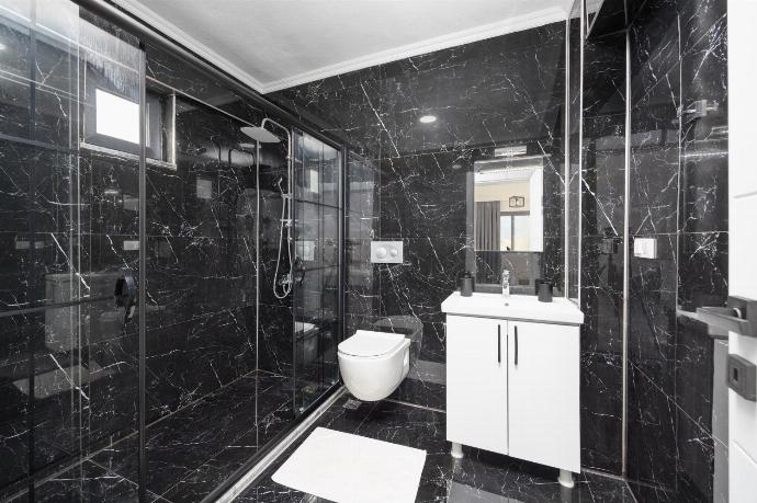 En suite bathroom with shower . - Villa Grand Yasar 2 . (Photo Gallery) }}