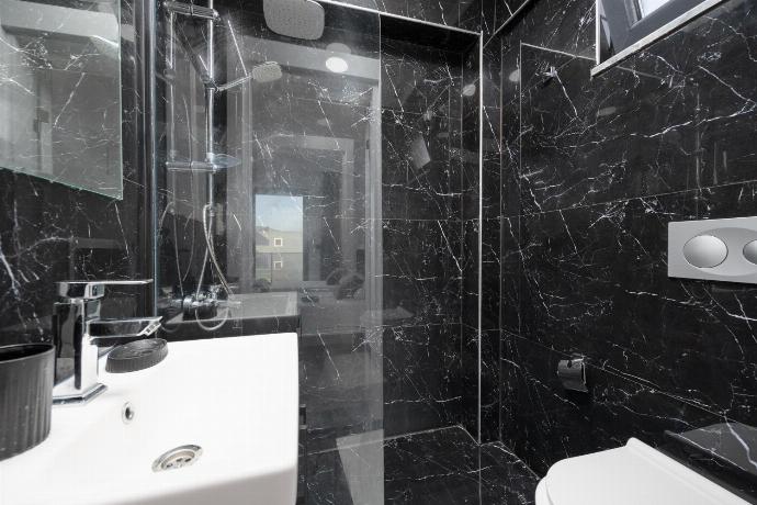 En suite bathroom with shower . - Villa Grand Yasar 2 . (Photo Gallery) }}