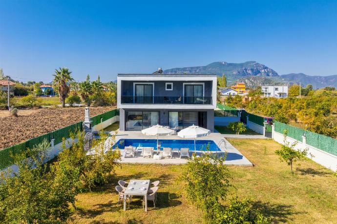 Beautiful villa with private pool, terrace, and garden . - Villa Grand Yasar 2 . (Photo Gallery) }}