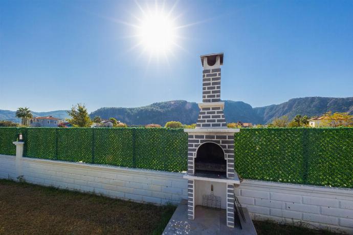 BBQ area . - Villa Grand Yasar 2 . (Photo Gallery) }}