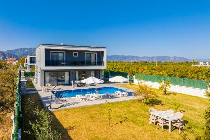 Beautiful villa with private pool, terrace, and garden . - Villa Grand Yasar 3 . (Photo Gallery) }}