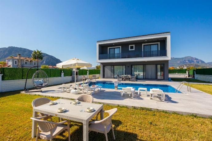 Beautiful villa with private pool, terrace, and garden . - Villa Grand Yasar 4 . (Photo Gallery) }}