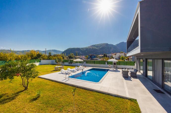 Beautiful villa with private pool, terrace, and garden . - Villa Grand Yasar 4 . (Photo Gallery) }}