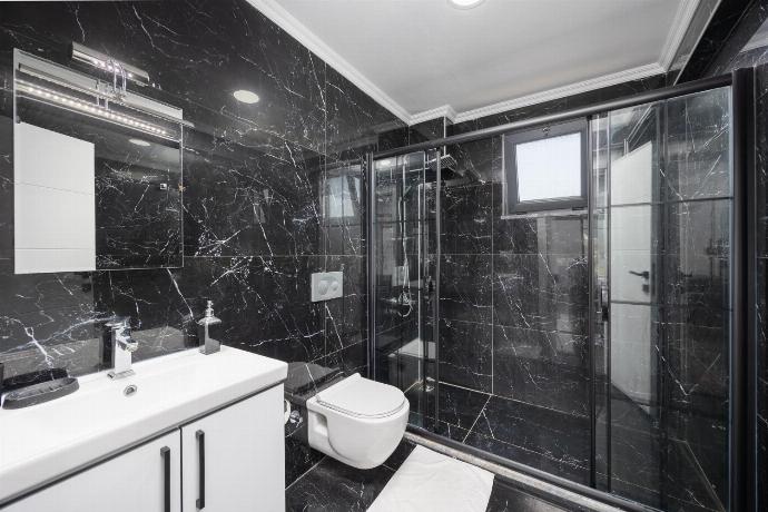 Family bathroom with shower . - Villa Grand Yasar 4 . (Photo Gallery) }}