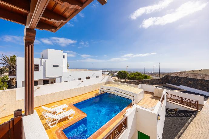 Private pool and terrace with sea views . - Casa Morro Blanco . (Photo Gallery) }}