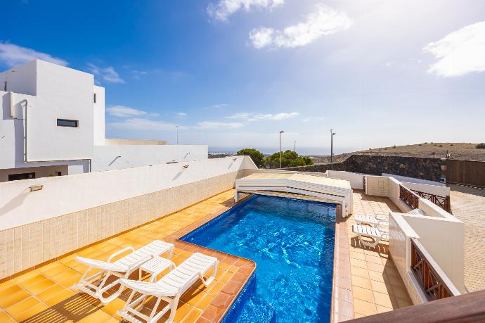 Private pool and terrace with sea views . - Casa Morro Blanco . (Photo Gallery) }}