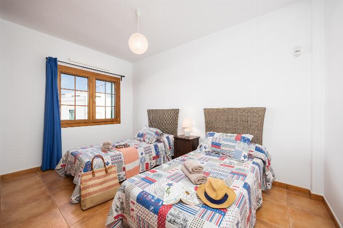 Twin bedroom with A/C . - Casa Morro Blanco . (Photo Gallery) }}