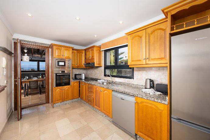 Equipped kitchen . - Villa Dragos . (Photo Gallery) }}