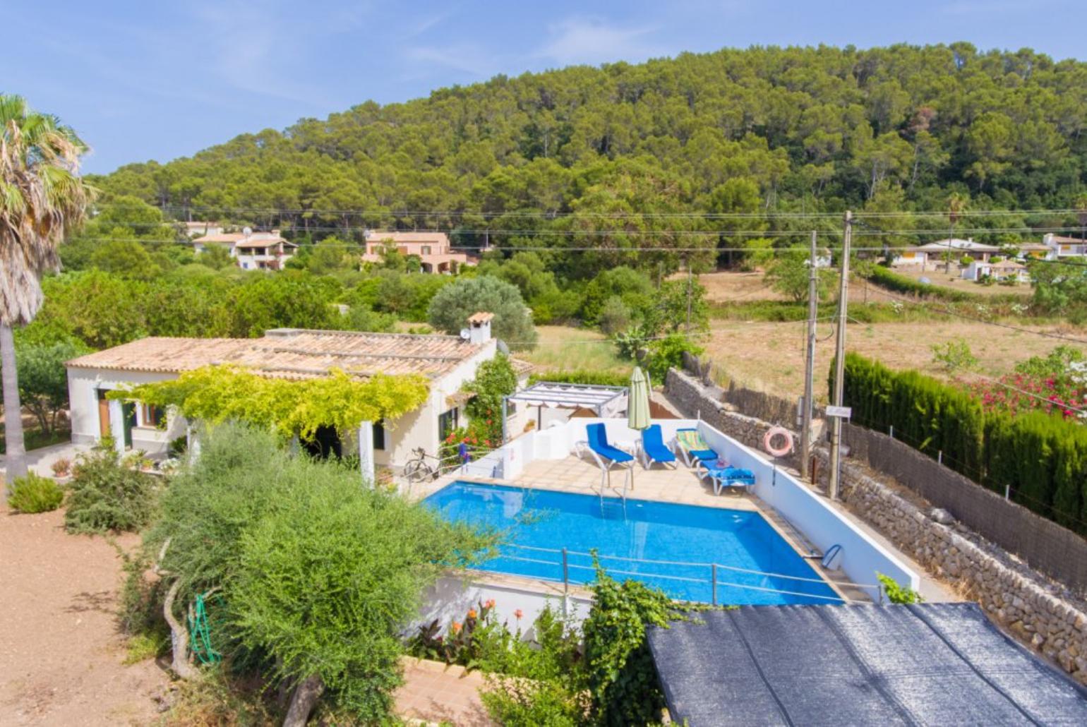 ,Beautiful Villa with Private Pool, Terrace and Garden