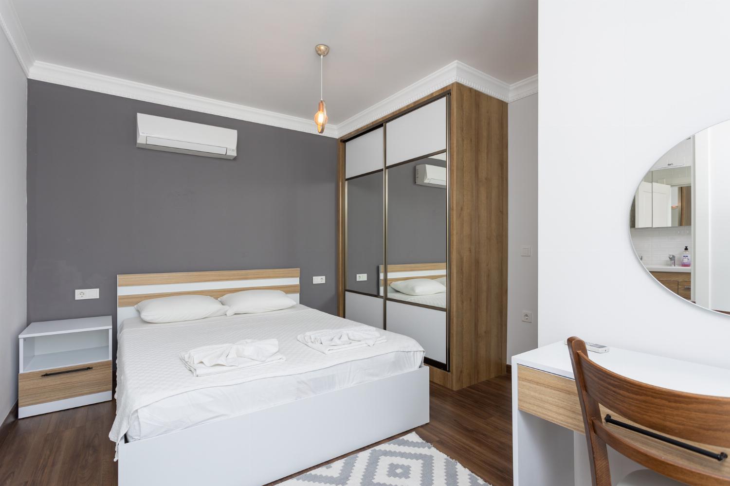 Double bedroom with en suite bathroom and A/C