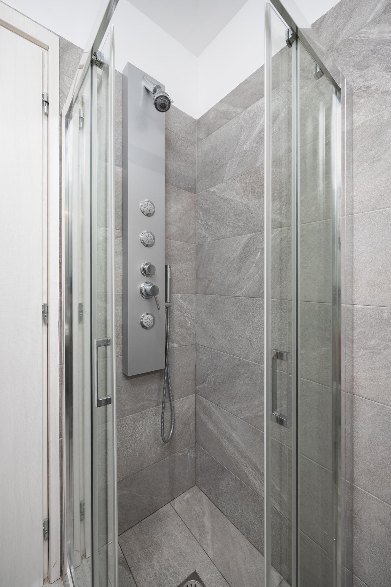 En suite bathroom with shower