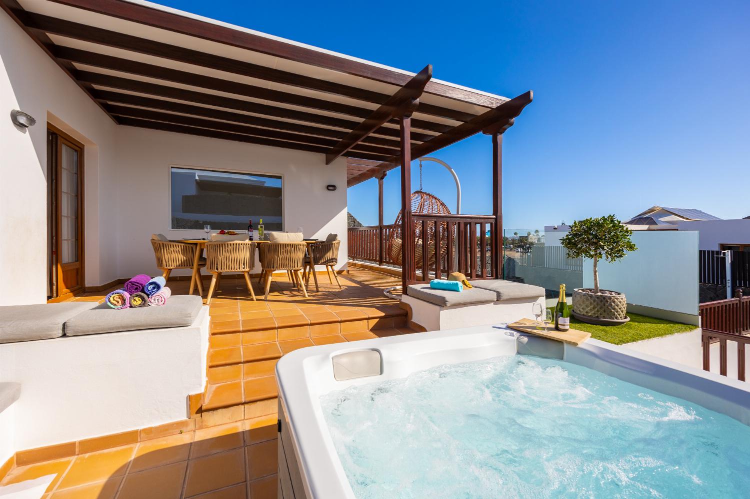 Terrace area with jacuzzi