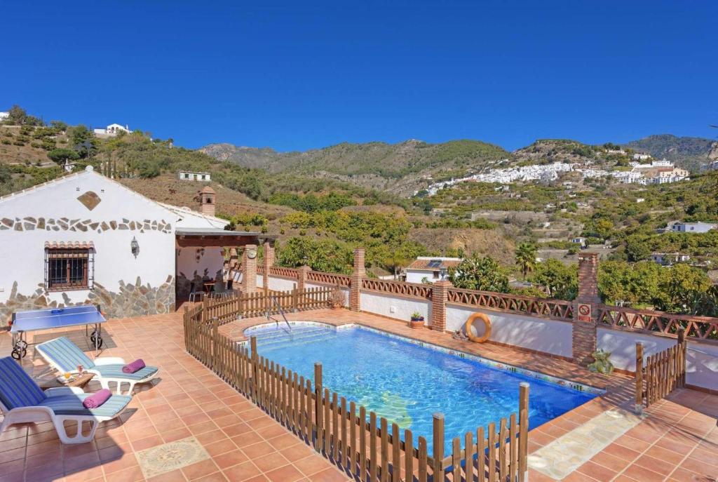 Beautiful villa with private pool and terrace with sea views