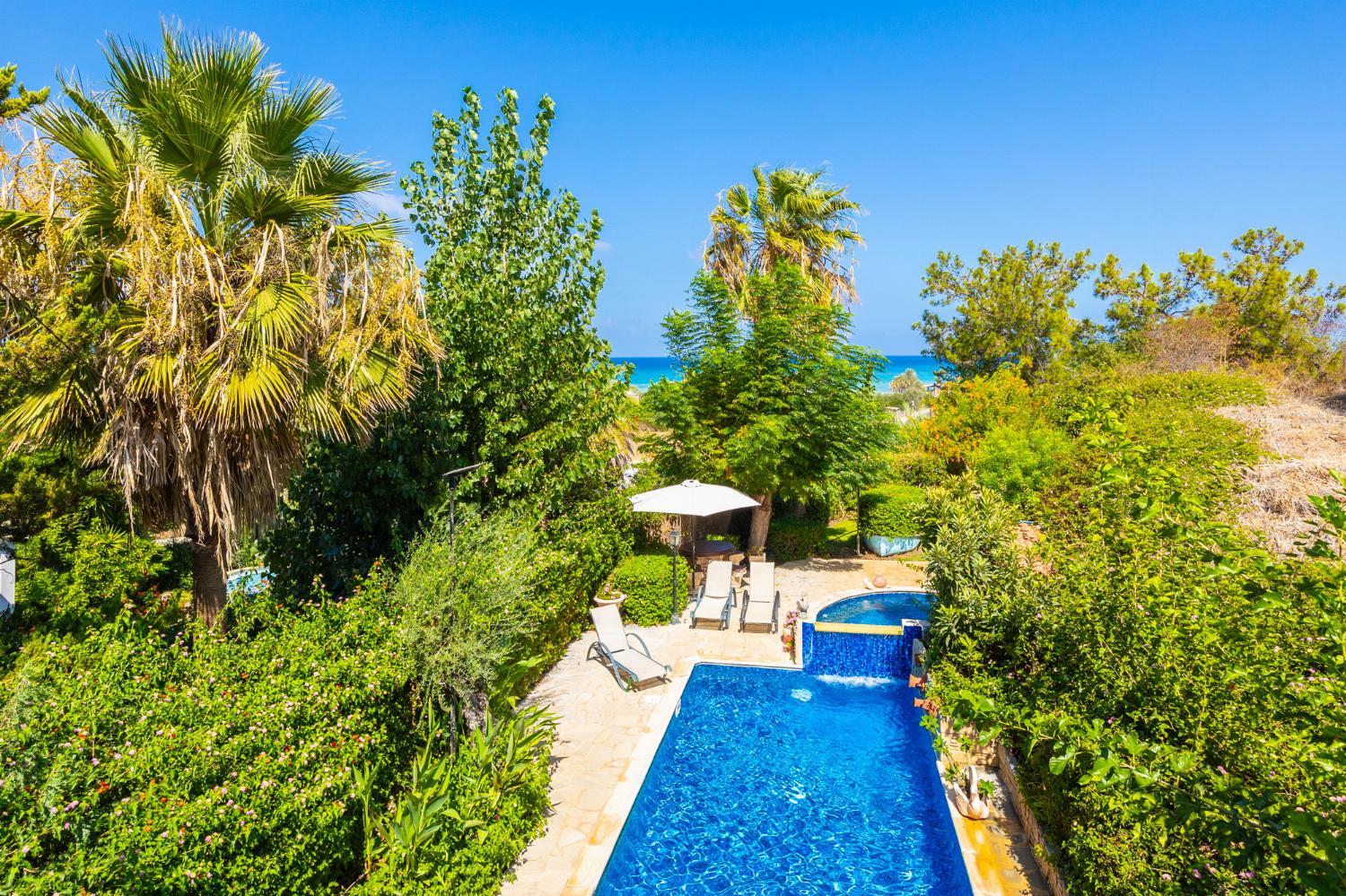 Private pool and terrace