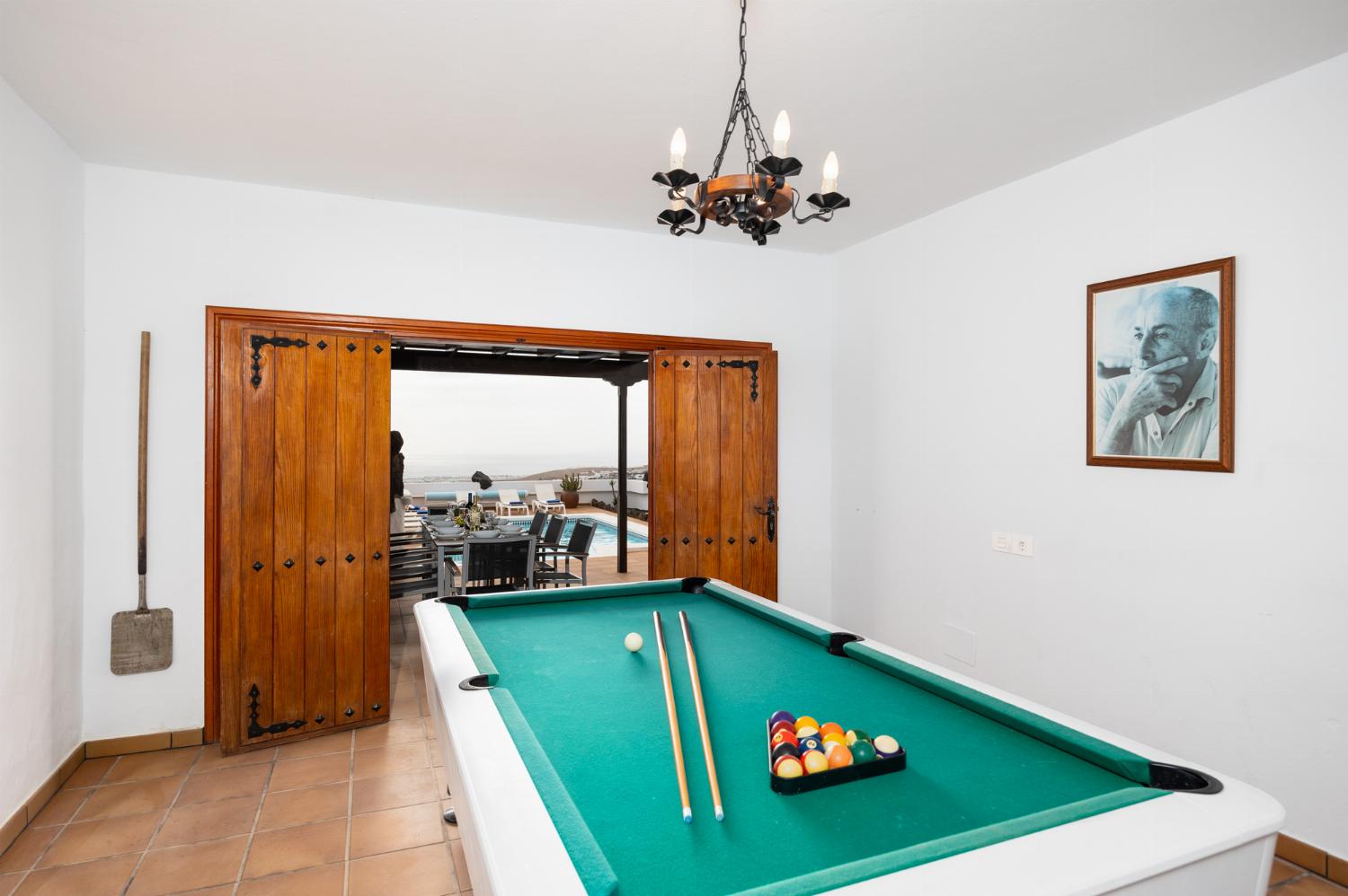 Games room with pool table