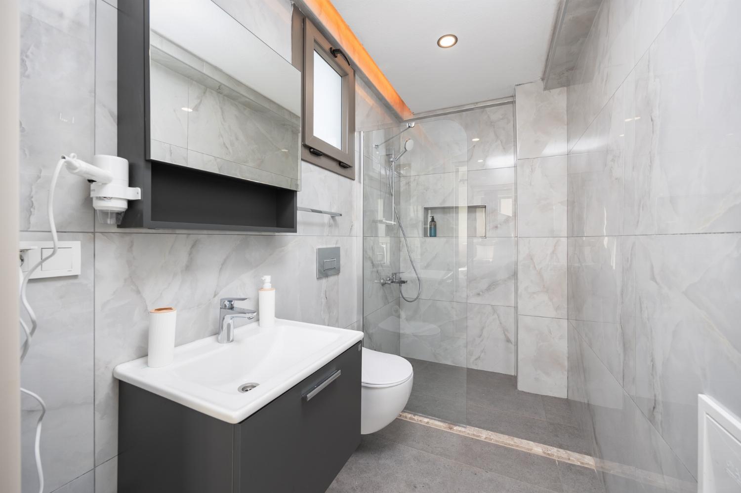 En suite bathroom with shower