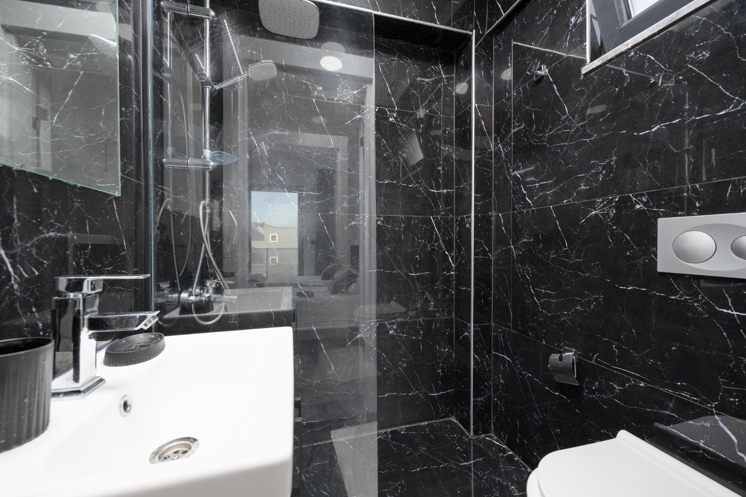 En suite bathroom with shower