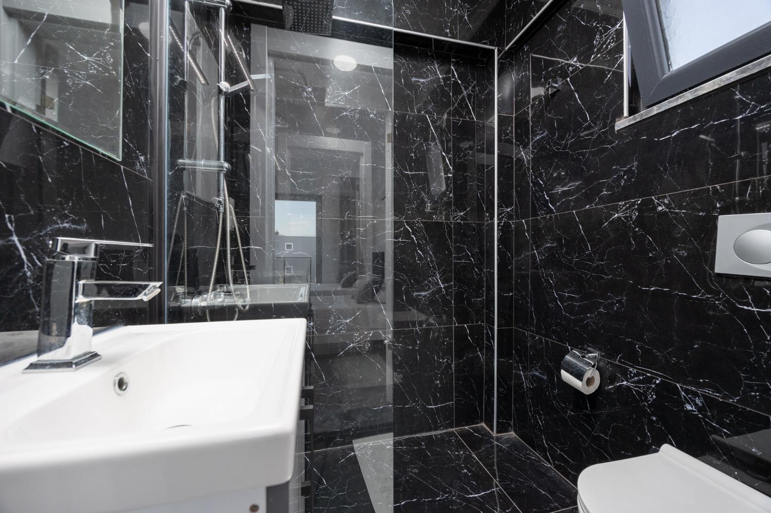 En suite bathroom with shower